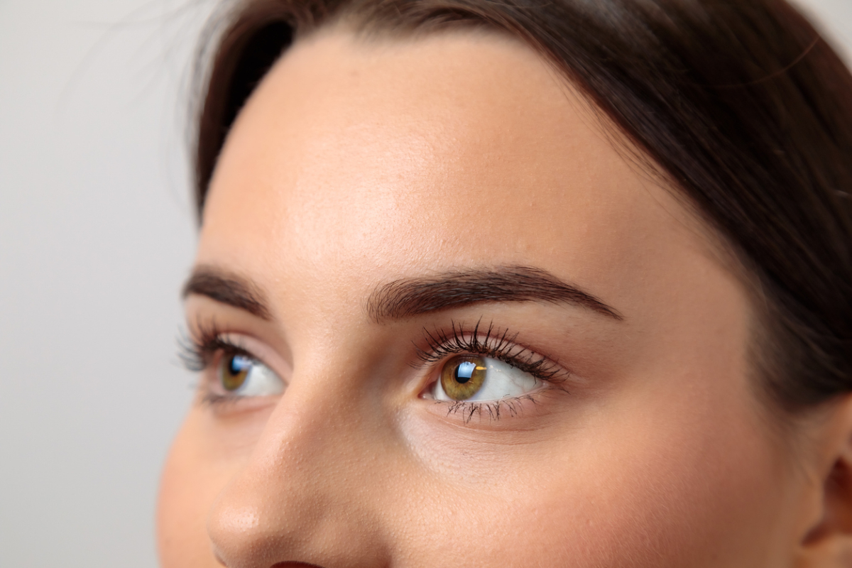 Featured image for How Can I Stop My Eyebrows From Thinning?